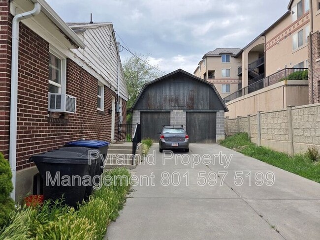 Building Photo - 825-827 E 620 N