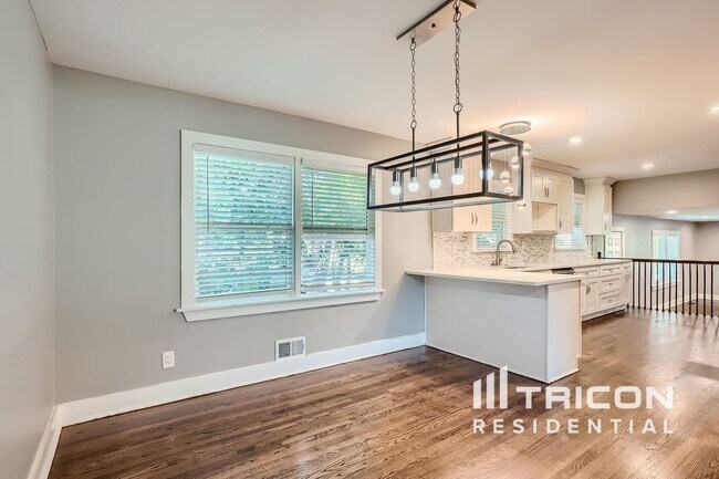 Foto del edificio - 2241 Wallingford Dr