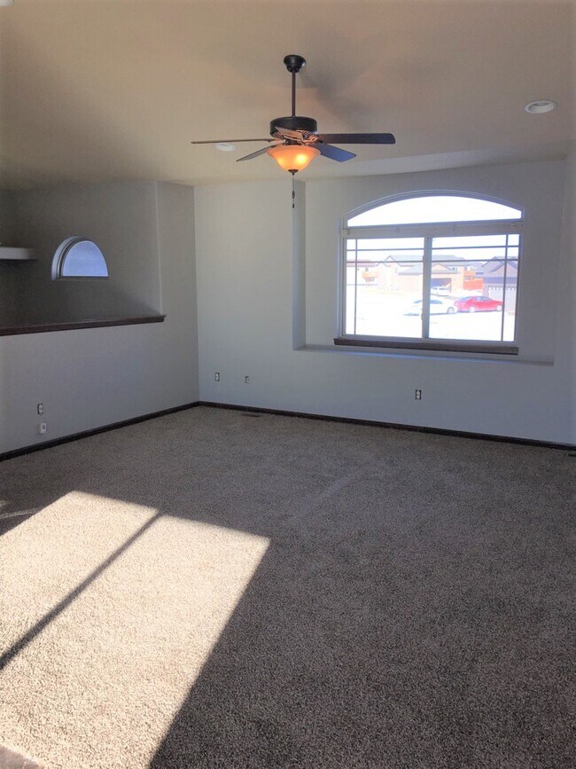 Building Photo - 721 Alliance Ct