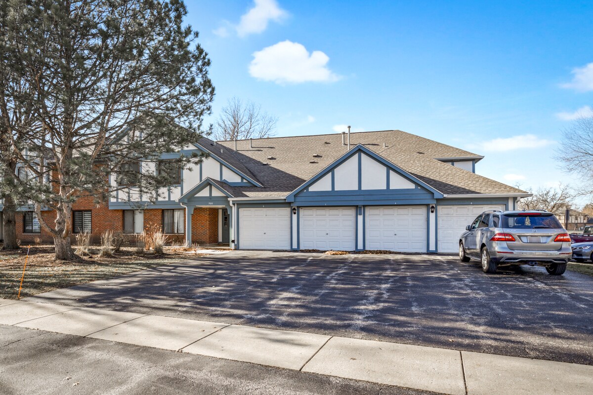 580 Cumberland Trail Unit B6, Roselle, IL 60172 Condo for Rent in