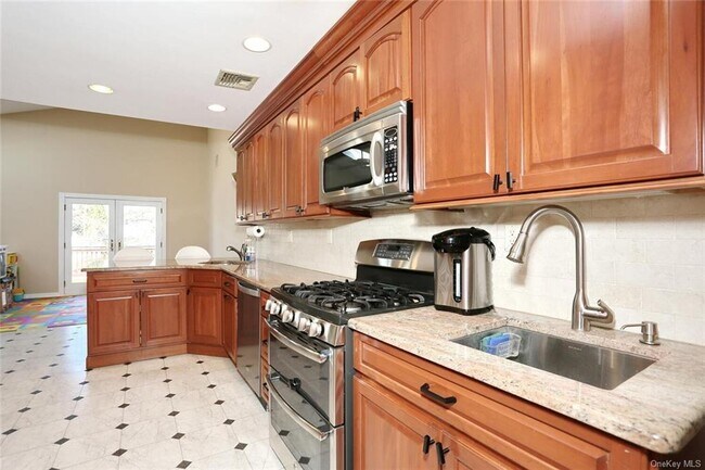 Building Photo - 15 Castle Ct