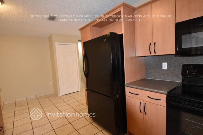 Foto del edificio - 6341 Sedgewyck Cir W