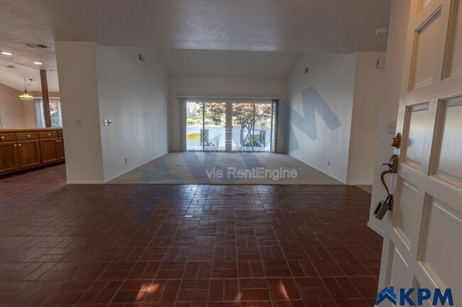 Foto del edificio - 4134 Fort Donelson Dr