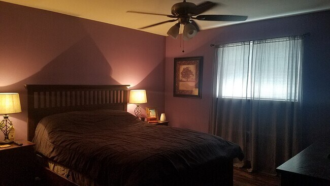 Bedroom - 933 Hollytree Dr