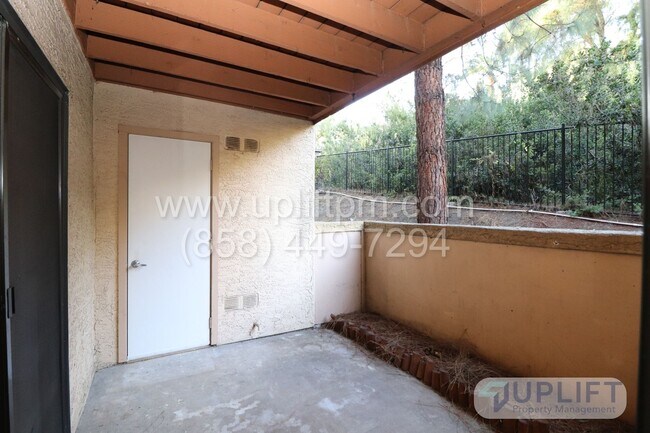Foto del edificio - 2-BED/2-BATH CONDO - CARMEL MOUNTAIN