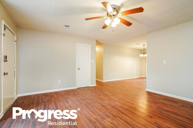 Building Photo - 602 Country Ln Dr