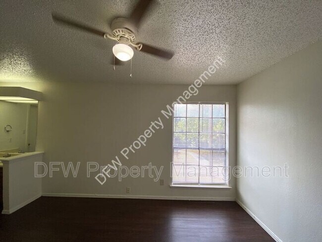 Building Photo - 500 E Denton Dr