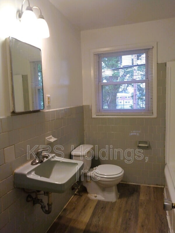 Foto del edificio - 2406 Wayside Dr