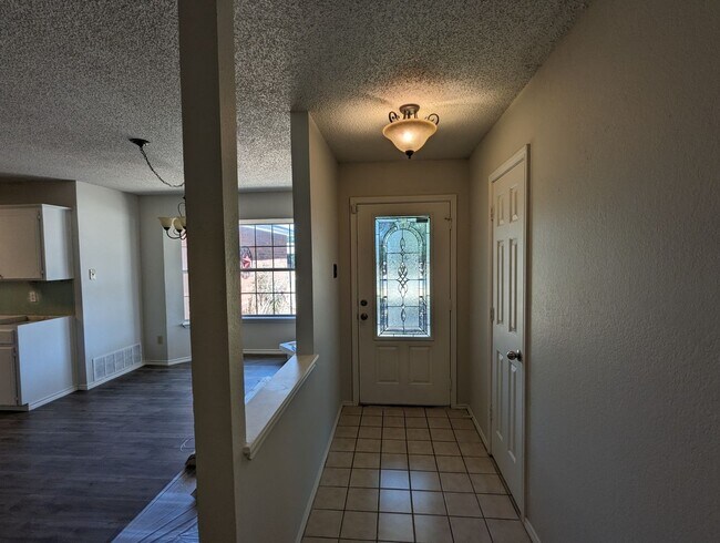 Foto del edificio - Large Cozy Revier Farm Home!