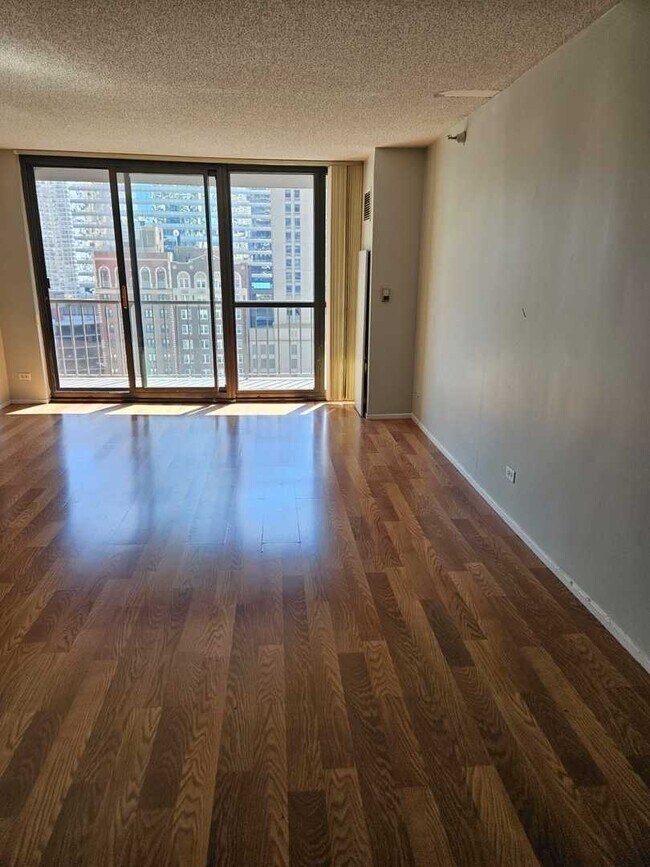 Foto del edificio - 10 E Ontario St