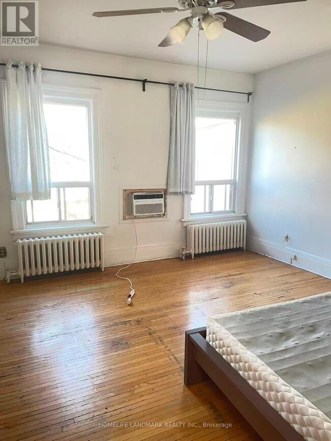 Building Photo - 26 Lippincott St