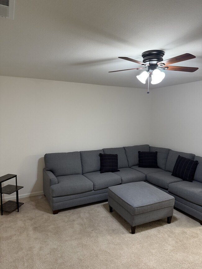 Foto del edificio - 334 Hidden Timber Ln