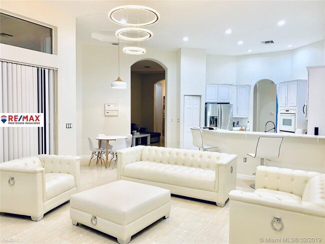 Foto del edificio - 5 br, 3 bath House - 3360 SW 195th Ter