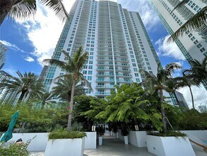 Building Photo - 951 Brickell Ave