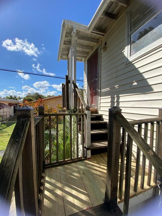 Primary Photo - 1244 SW 13th Ct