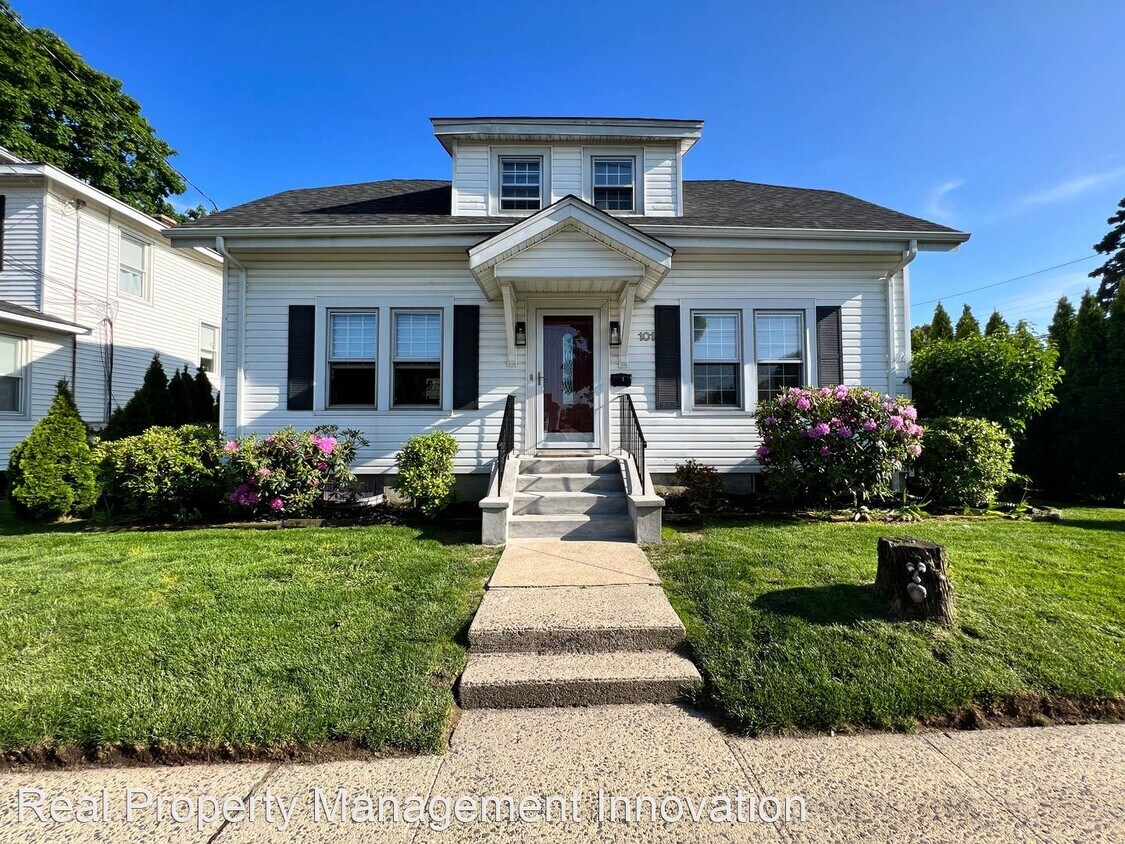 101 Oswego St, North Bellmore, NY 11710 House Rental in North