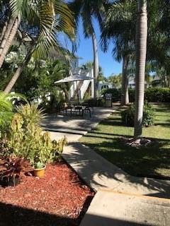 Foto del edificio - 225 Ocean Breeze St