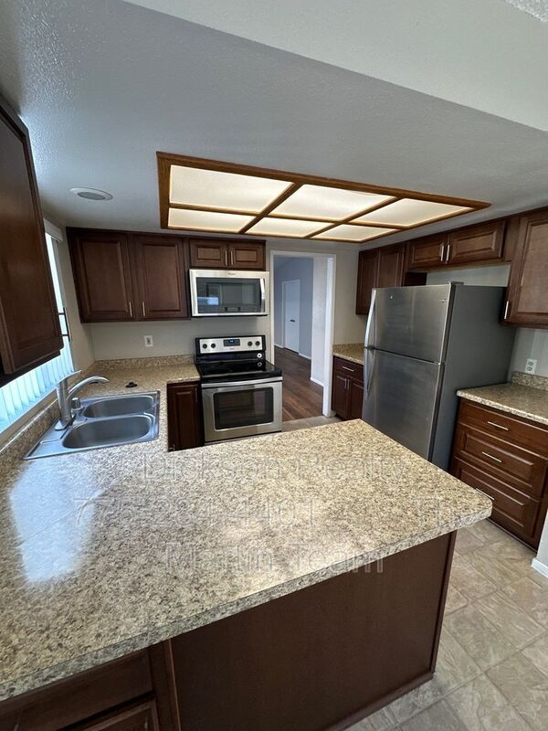 Foto del edificio - 1941 Fargo Way