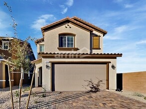 Building Photo - 556 Topiary Pk Ave