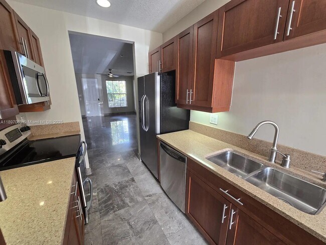 Foto del edificio - 1344 SW 2nd Ct