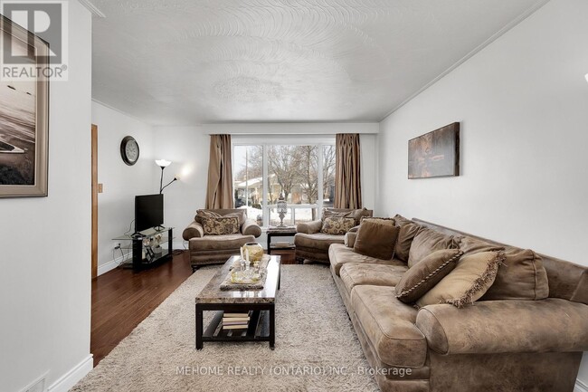 Building Photo - 1508 Sandgate Crescent