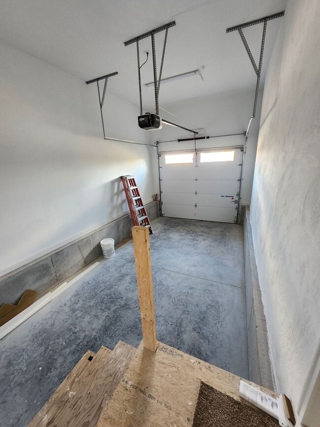 Building Photo - 398 Sutton St