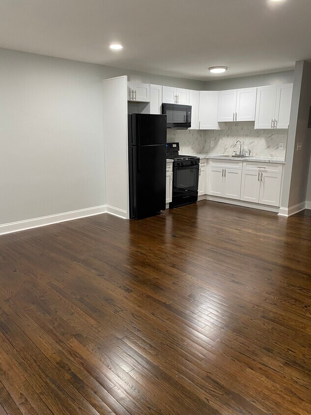 Primary Photo - 132 Milligan Pl