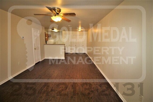 Foto del edificio - Cozy 2-bedroom, 1-bath fourplex in the Heart of Copperas Cove! 807-B Industrial Avenue