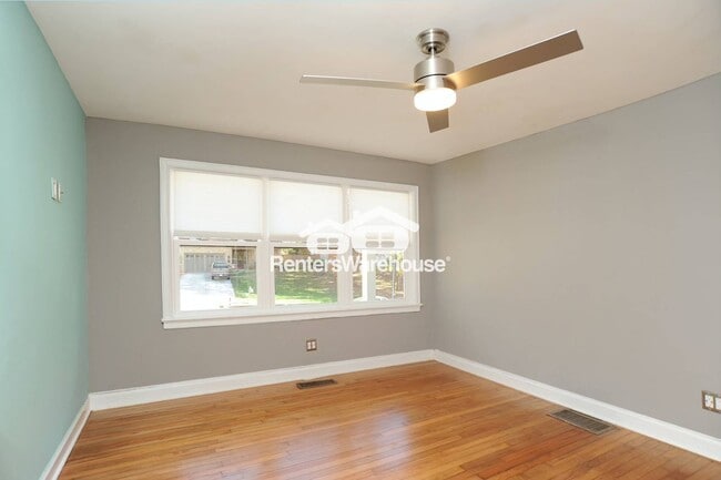 Building Photo - 1704 Belle Isle Cir NE