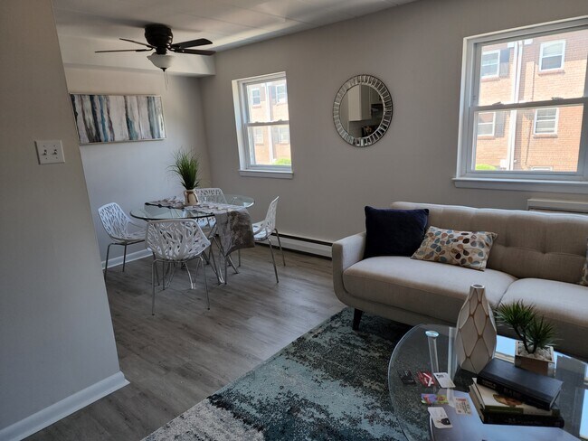 Piso completamente nuevo - 1 Radnor Dr