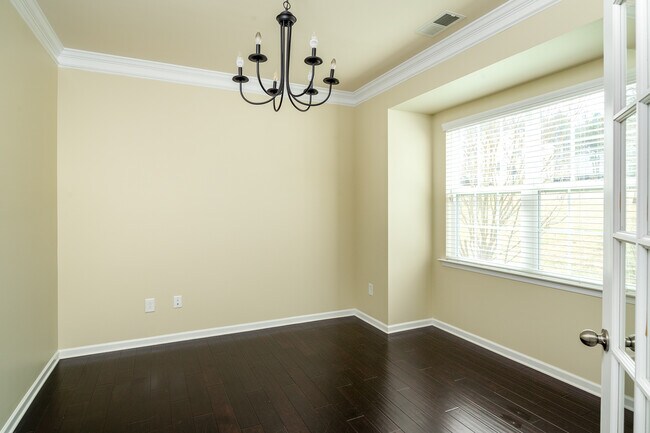Spacious & Bright Office - 9530 Reid Hall Ln