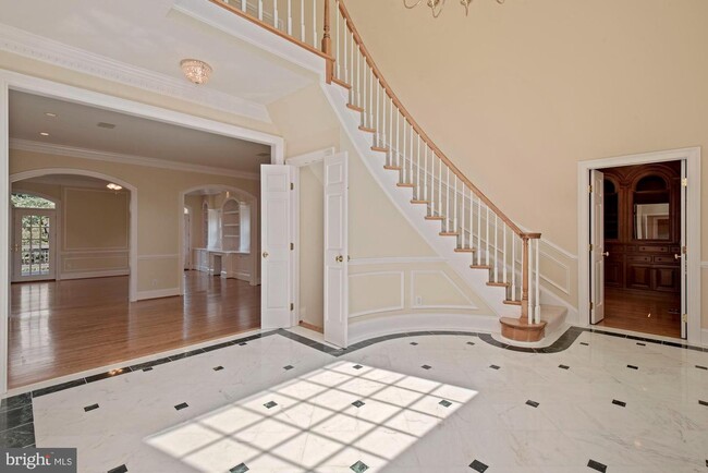 Building Photo - 5 Holly Leaf Ct