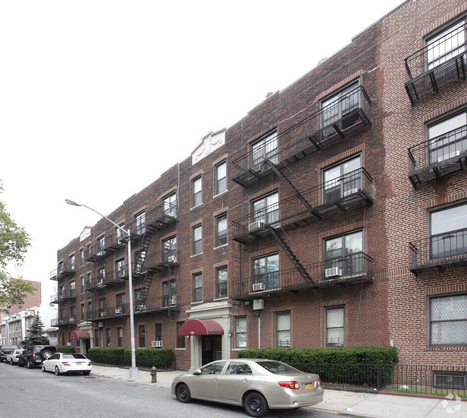 Primary Photo - 1710 W 4th St