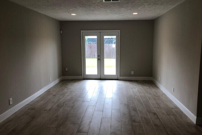 Foto del edificio - 9602 Lawngate Dr