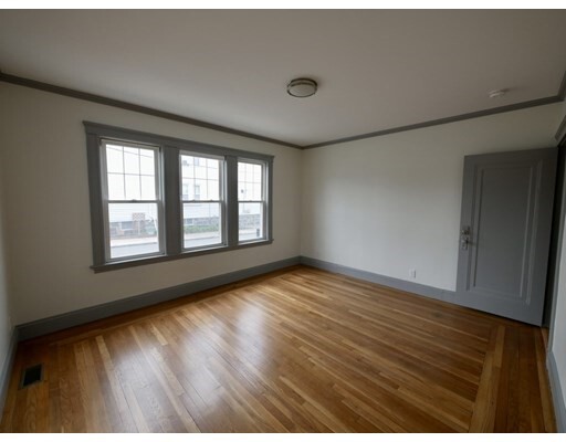 Building Photo - 590 Gallivan Blvd