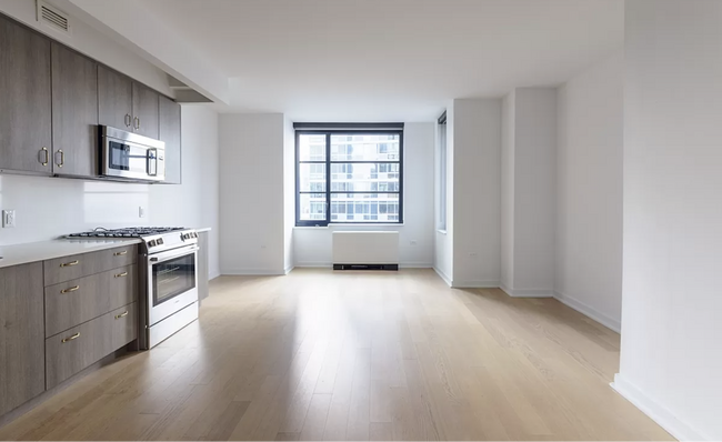 Foto del edificio - 313 E 52nd St