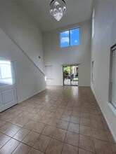 Building Photo - 516 E Slaughter Ln