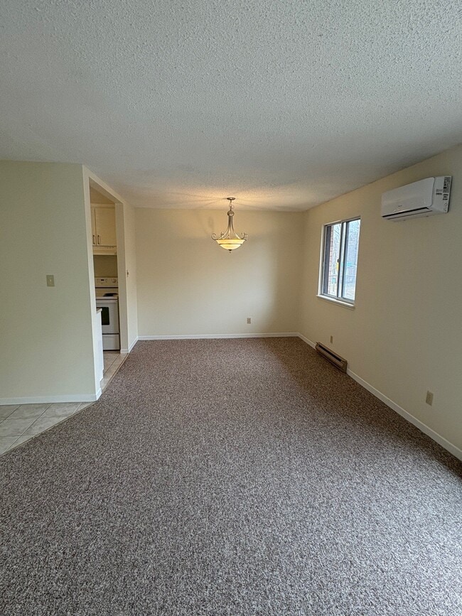 Building Photo - Cedar Grove
