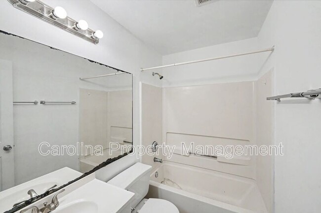 Building Photo - 9535 University Terrace Dr