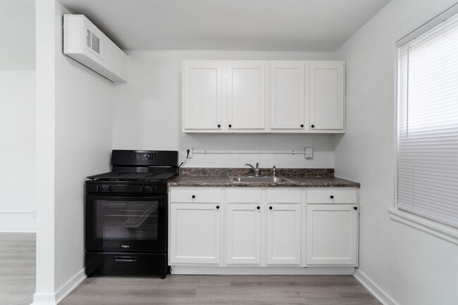 Building Photo - Coming this February: 1BR Townhouse in Midland, PA!!