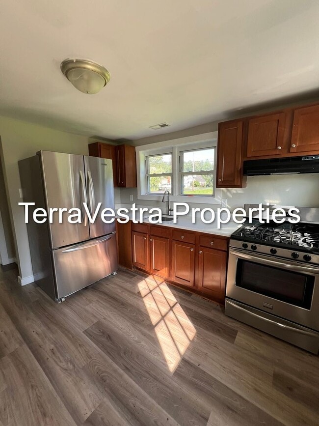 Building Photo - 4 Bed Single Family house in Glassboro!