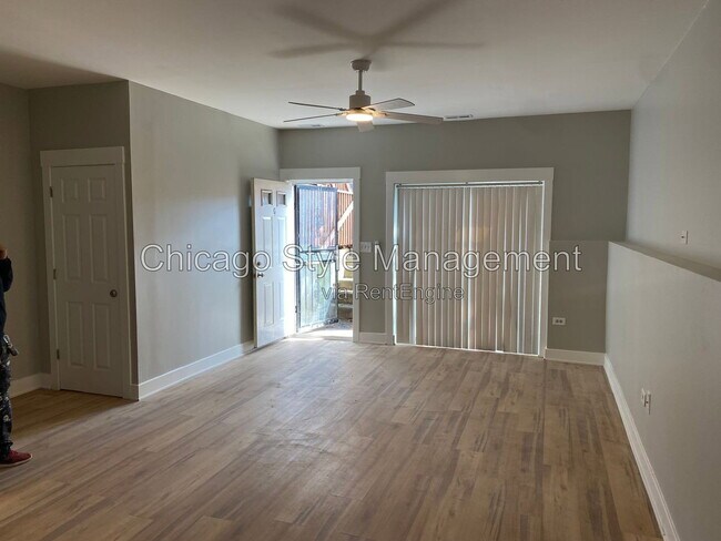 Foto del edificio - 7012 S Dorchester Ave