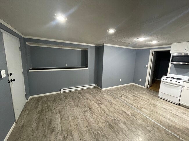 Building Photo - 803 N Roosevelt Ave
