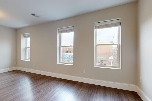 Building Photo - 145 Cottage St