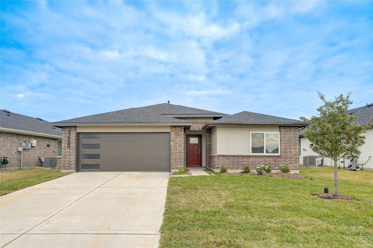 Foto principal - 29418 Emilys Rock Ln