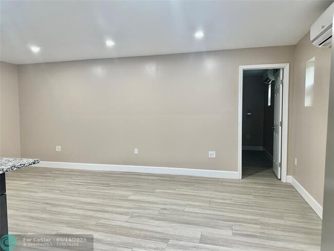 Building Photo - 1650 SW 117th Ave
