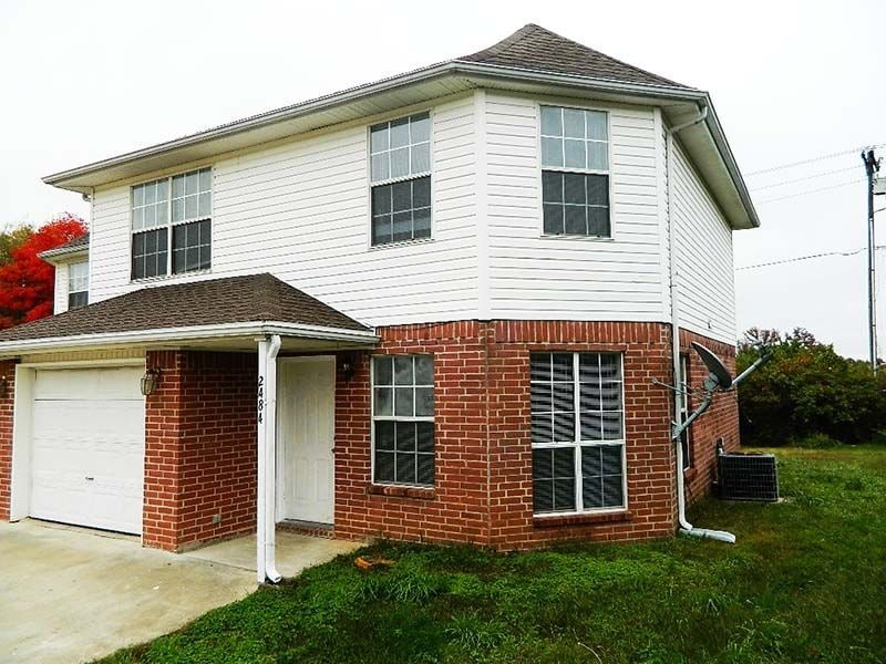 Large Duplex in Fayetteville Apartment for Rent in Fayetteville, AR