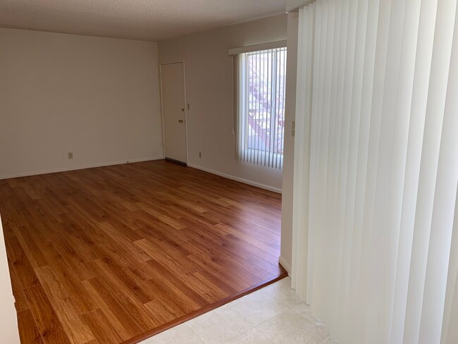 Building Photo - 1009 N Hayworth Ave