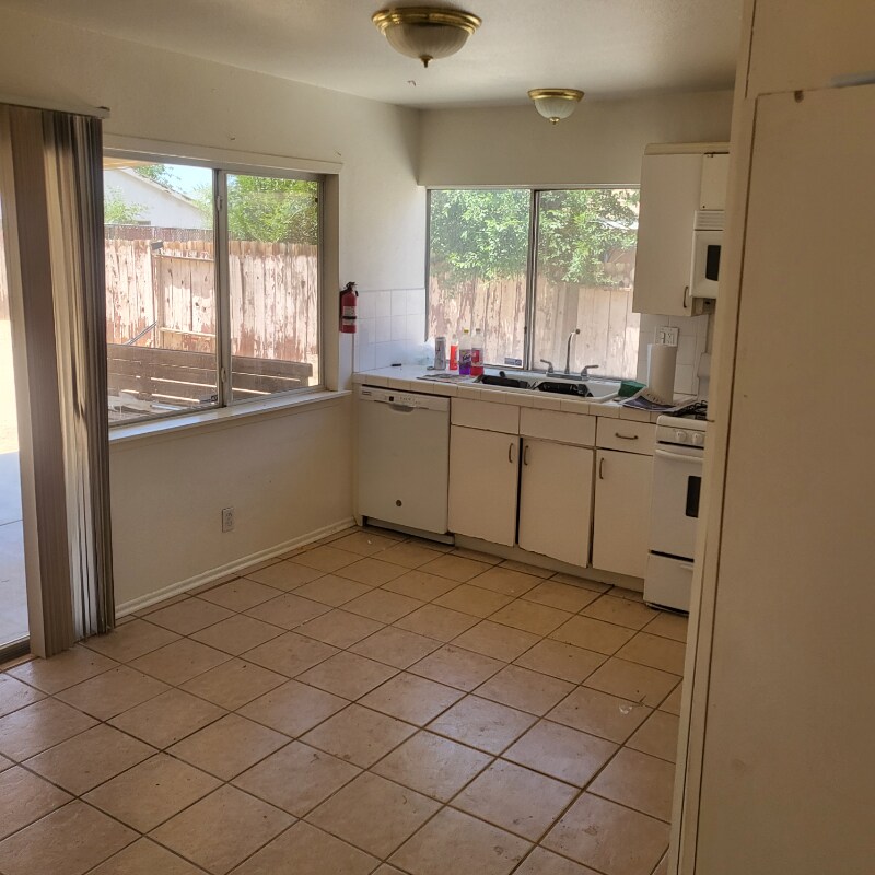 Foto del edificio - 4284 Yew St