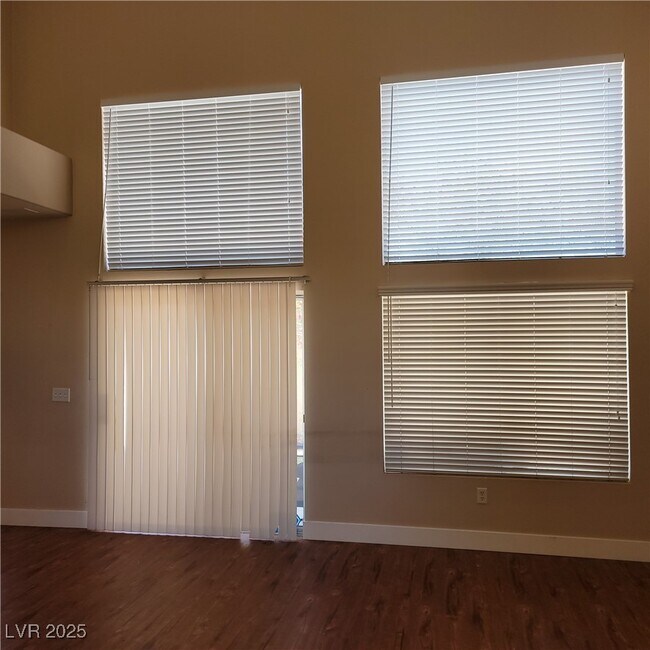 Building Photo - 10200 Turin Pl